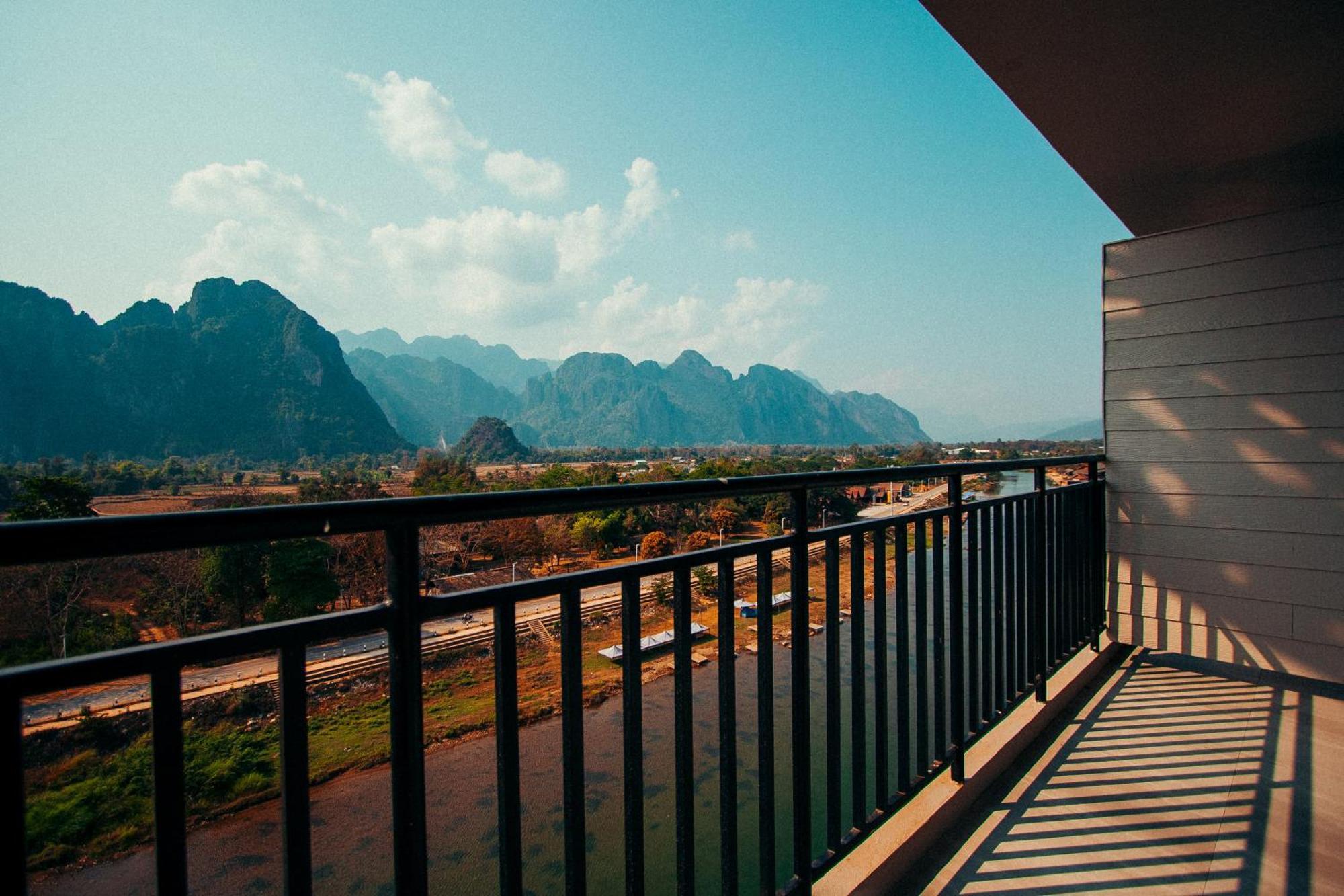The Elephant Crossing Hotel Vang Vieng Exterior photo