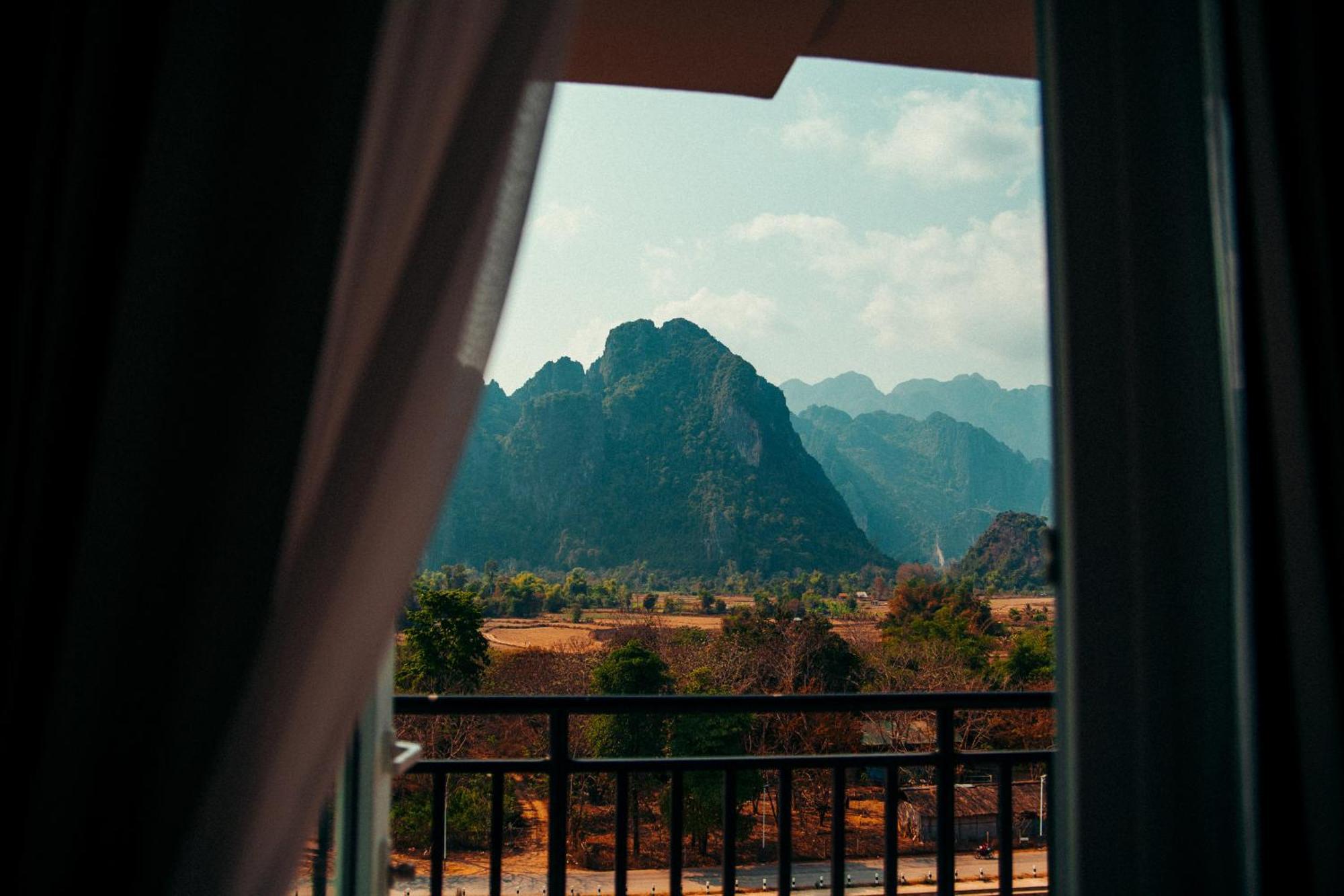 The Elephant Crossing Hotel Vang Vieng Exterior photo